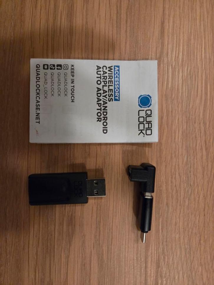 Quad Lock Wireless CarPlay/Android Auto Adapter, Auto diversen, Auto-accessoires, Zo goed als nieuw, Ophalen of Verzenden