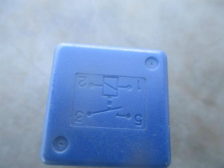 Toyota-RAV 4....relais, Auto-onderdelen, Elektronica en Kabels, Lexus, Gebruikt, Ophalen of Verzenden