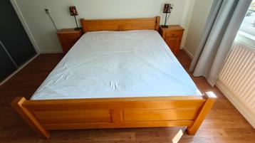 Tweepersoons bed 180x200 beschikbaar voor biedingen