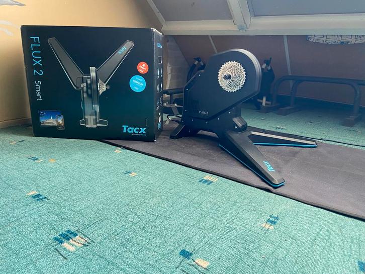 Tacx Flux 2 Smart Fietstrainer, Sport en Fitness, Fitnessmaterialen, Zo goed als nieuw, Overige typen, Benen, Ophalen of Verzenden