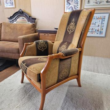 Klassiek fauteuil  beschikbaar voor biedingen