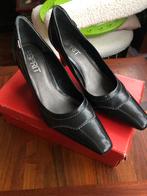Esprit zga nieuw zwart leren pump mt. 41, Kleding | Dames, Schoenen, Esprit, Ophalen, Zo goed als nieuw, Zwart