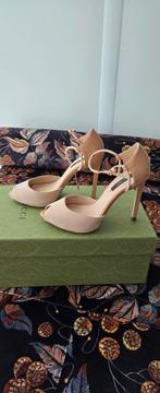 Zara Stiletto Hakken - Maat 38, Kleding | Dames, Pumps, Zara, Ophalen of Verzenden, Zo goed als nieuw