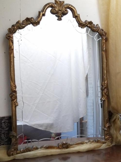 SPIEGEL, facetgeslepen, in 'gouden'' stuclijst 94 x 65 cm, Antiek en Kunst, Antiek | Spiegels, 50 tot 100 cm, Minder dan 100 cm