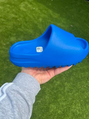 Te Koop Adidas Yeezy Slide maat 37 beschikbaar voor biedingen