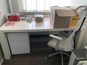 Tafel groot. Gratis ophalen