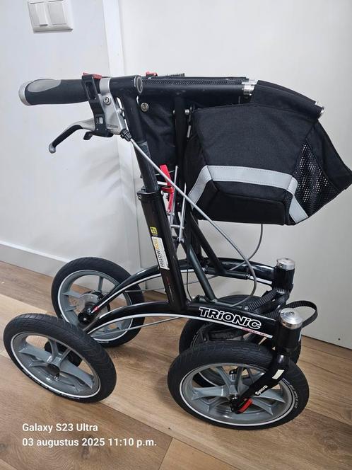 Rollator TRIONIC Walker 14, Diversen, Rollators, Zo goed als nieuw, Lichtgewicht, Opvouwbaar, Ophalen