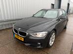 BMW F31 Touring 2.0 316i 2013 Zwart | zeer goed onderhouden, Automaat, 4 cilinders, 1445 kg, Zwart