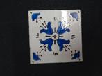 Oude Hollandse Tegel met Blauw Bloemmotief, Antiek en Kunst, Antiek | Wandborden en Tegels, Ophalen of Verzenden