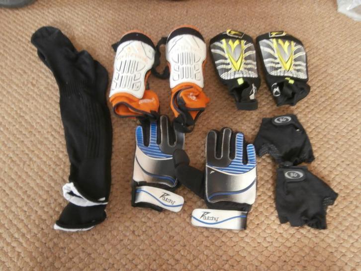 voetbalkleding keeper handschoenen kind dutchy voetbal, Sport en Fitness, Voetbal, Gebruikt, Overige typen, Maat S, Ophalen of Verzenden