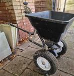 Kunstmeststrooier voor achter zitmaaier., Tuin en Terras, Hand-tuingereedschap, Ophalen, Zo goed als nieuw