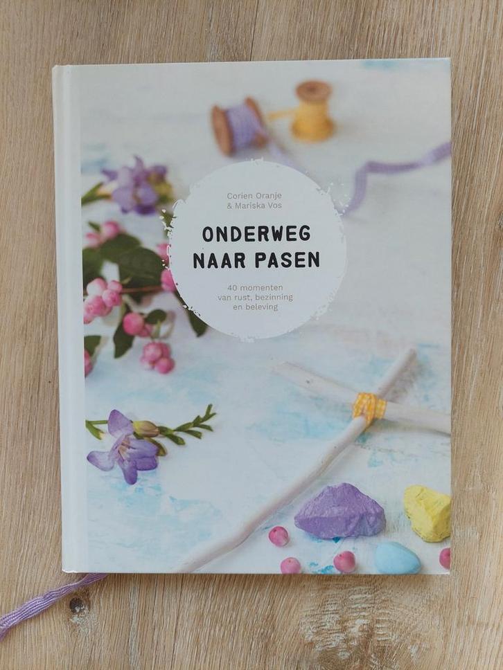 Onderweg naar Pasen - Inspiratieboek, Boeken, Godsdienst en Theologie, Zo goed als nieuw, Ophalen of Verzenden