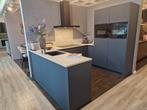 Showroomkeuken Empoli Fjord blauw met keramieken blad, Huis en Inrichting, Keuken | Complete keukens, Ophalen, U-keuken, Blauw