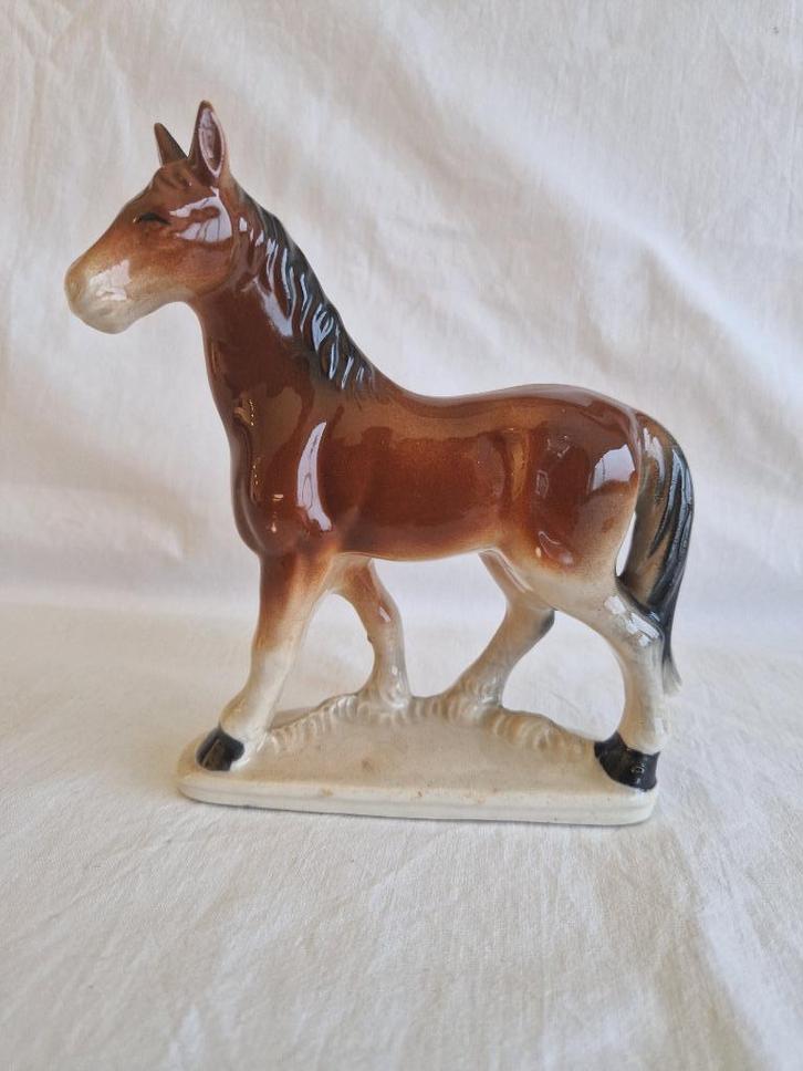 Beeldje Bruin paard B080, Verzamelen, Beelden en Beeldjes, Zo goed als nieuw, Dier, Ophalen of Verzenden