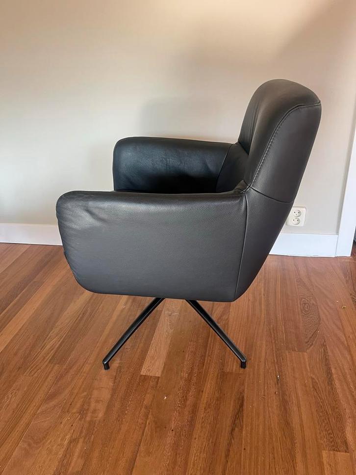 Comfortabele leesstoel, Huis en Inrichting, Fauteuils, Zo goed als nieuw, Leer, 50 tot 75 cm, 75 tot 100 cm, Ophalen