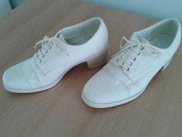 Dames schoenen beschikbaar voor biedingen