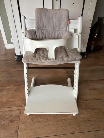 Stokke Triptrap met babyset en kussen beschikbaar voor biedingen