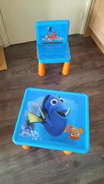 Kinder hard plastic tafel en 1 stoeltje . Dory motief, Kinderen en Baby's, Kinderkamer | Tafels en Stoelen, Tafel(s) en Stoel(en)