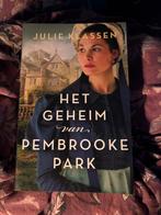 Historische roman- Het geheim van Pembrooke Park, Ophalen of Verzenden, Zo goed als nieuw, Julie Klassen, Nederland