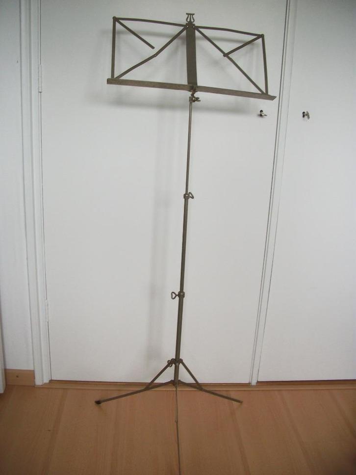 Muziekstandaard - opvouwbaar - 125 cm hoog, Muziek en Instrumenten, Standaards, Gebruikt, Muziekstandaard, Ophalen of Verzenden