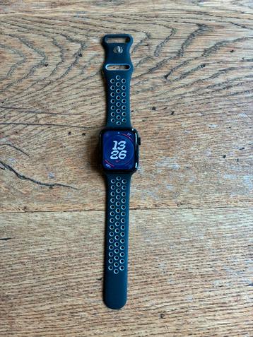 Apple watch SE (Gen 2) 44mm Midnight Blue M/L beschikbaar voor biedingen