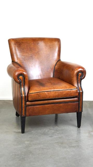 Correcte en comfortabele schapenleren armchair/fauteuil beschikbaar voor biedingen