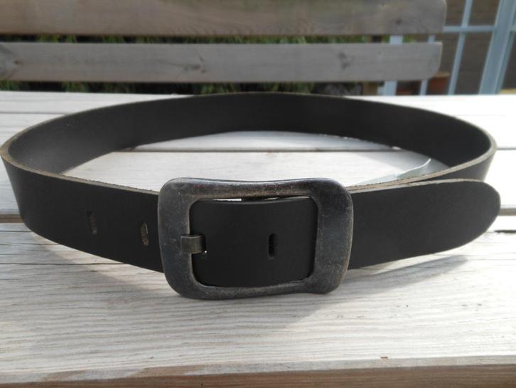 Zwart/bruine leren riem met een donkerkleurige gesp, Kleding | Dames, Riemen en Ceinturen, Nieuw, 80 tot 90 cm, 3 tot 5 cm, Echt leder