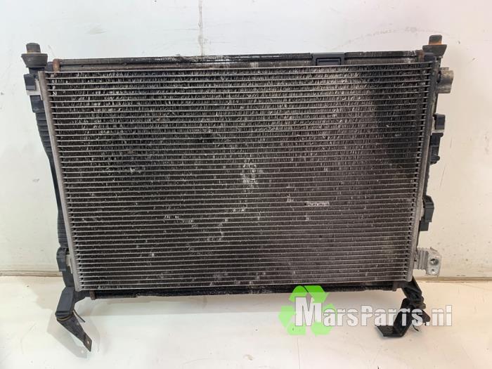 Radiateur van een Nissan Qashqai, Auto-onderdelen, Airco en Verwarming, Gebruikt, -, -, Ophalen of Verzenden
