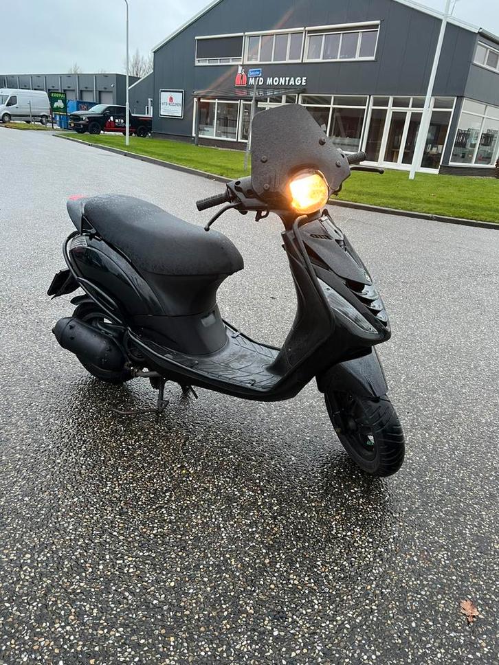 piaggio zip 125 cc brom, Fietsen en Brommers, Scooters | Vespa, Zo goed als nieuw, Overige modellen, Benzine, Ophalen of Verzenden