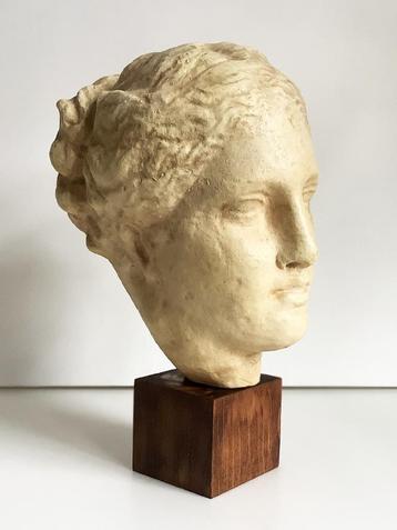 Buste griekse godin Hygieia greek goddess statuette dodona beschikbaar voor biedingen