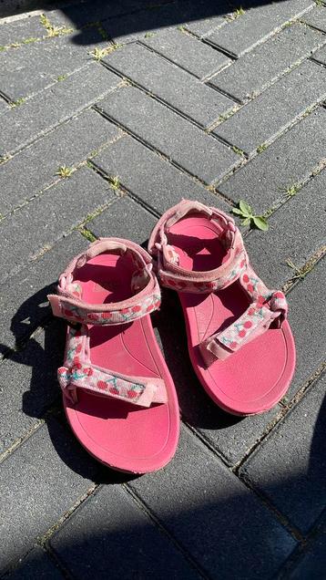 Teva sandalen – roze – maat 29 beschikbaar voor biedingen