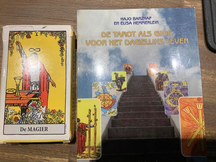 Tarotkaarten met boek - Hajo Banzhaf, Boeken, Esoterie en Spiritualiteit, Gelezen, Instructieboek, Tarot of Kaarten leggen, Ophalen of Verzenden