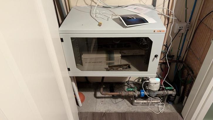 Patchkast 6U Conteg Wall-mount SOHO Rack, Computers en Software, Serverkasten, Zo goed als nieuw, Glas, Plaatstaal, Ophalen