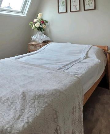 Bedframe Neiden Ikea + M-concept matras 