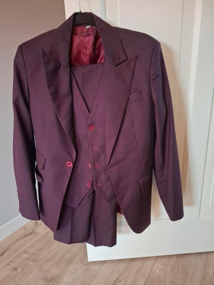 Mooi kostuum - nette staat! Maat XS, Kinderen en Baby's, Kinderkleding | Maat 170, Zo goed als nieuw, Jongen of Meisje, Setje