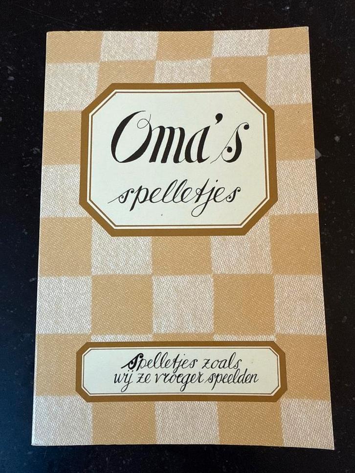 Oma's Spelletjes - Nostalgische Spelletjes voor Jong & Oud, Boeken, Hobby en Vrije tijd, Zo goed als nieuw, Overige onderwerpen