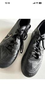 Nike voetbal schoenen 40,5, Sport en Fitness, Voetbal, Maat XS of kleiner, Schoenen, Ophalen of Verzenden, Zo goed als nieuw