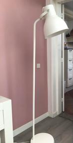 Witte IKEA Staande Lamp, Huis en Inrichting, Lampen | Vloerlampen, Ophalen, Zo goed als nieuw, Metaal, 150 tot 200 cm