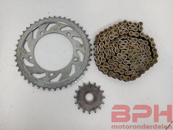 Kettingset Suzuki GSX-R 600 K1 K2 K3 K4 K5 2001 t/m 2005 ket beschikbaar voor biedingen