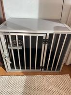 Hundos bench maat small incl kussen en drinkbak, Dieren en Toebehoren, Hondenbenches, Ophalen, Gebruikt