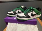 Nike SB Dunk Low “Classic Green” maat 43, Ophalen of Verzenden, Wit