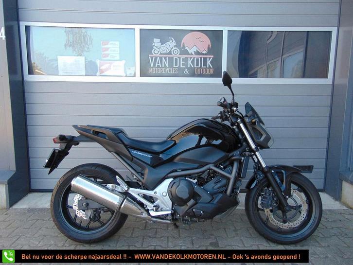 HONDA NC 700 S DCT C-ABS (bj 2015) Zeer nette motor - BLACK., Motoren, Motoren | Honda, Bedrijf, Toermotor, 12 t/m 35 kW, 2 cilinders