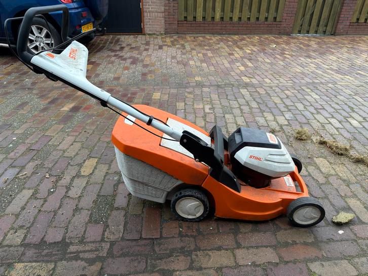 Stihl Grasmaaier + Heggenschaar - Accu, Tuin en Terras, Grasmaaiers, Zo goed als nieuw, Accu-grasmaaier, Ophalen of Verzenden