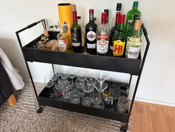 Barwagen op wieltjes beschikbaar voor biedingen