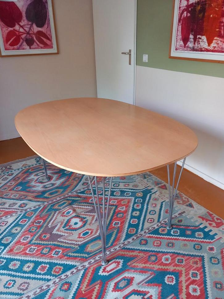Fritz Hansen Superellipse tafel, Huis en Inrichting, Tafels | Eettafels, Gebruikt, 100 tot 150 cm, Vijf personen of meer, Ovaal
