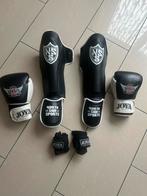 Kickboks set - handschoenen, kniebeschermers, bandages, Sport en Fitness, Vechtsporten en Zelfverdediging, Ophalen of Verzenden