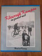 Kleurrijk Kampen in zwart-wit, Boeken, Ophalen of Verzenden, Gelezen