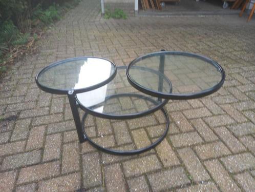 Vintage salontafel met drie glazen bladen, Verzamelen, Retro, Huis en Inrichting, Ophalen