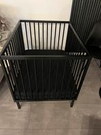 Zwarte baby box inclusief 2 matrassen + zwarte hoezen, Kinderen en Baby's, Kinderkamer | Bedden, Ophalen of Verzenden, Minder dan 140 cm