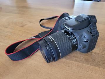Canon EOS 100D + 2 lenzen en accessoires beschikbaar voor biedingen